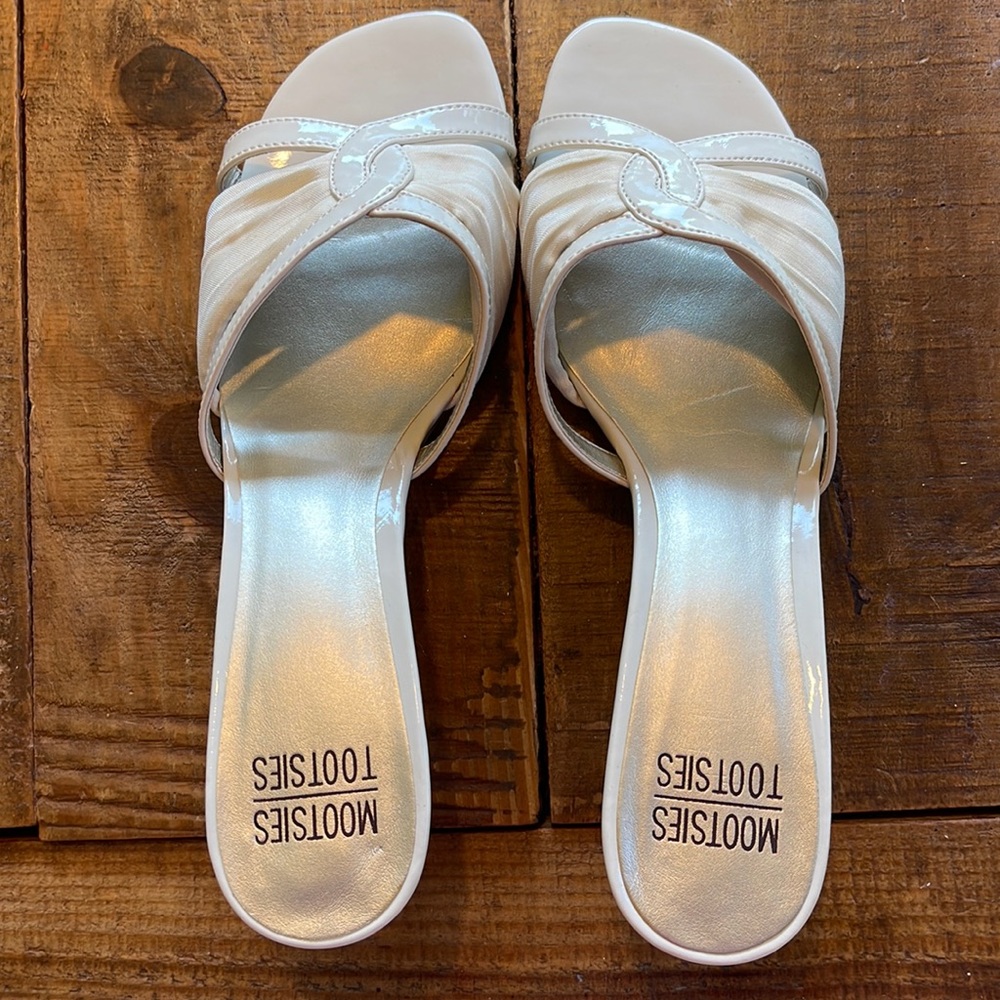 *New* White pump shoes size 9.5